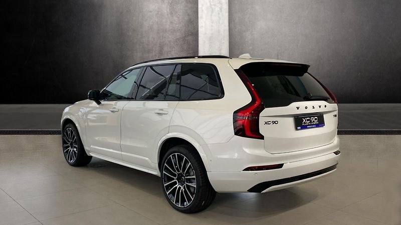 Volvo XC90 (2026) ULTRA BLACK EDITION, T8 AWD, 1 - fotka 5 z 15