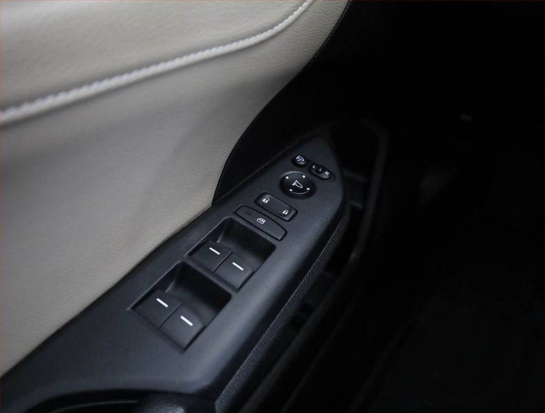 Honda Civic (2020) 1.0 VTEC Turbo, Automat - fotka 12 z 19