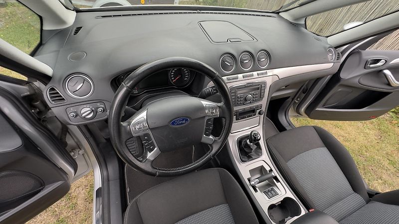 Ford Galaxy (2011) 7x míst  - fotka 7 z 16