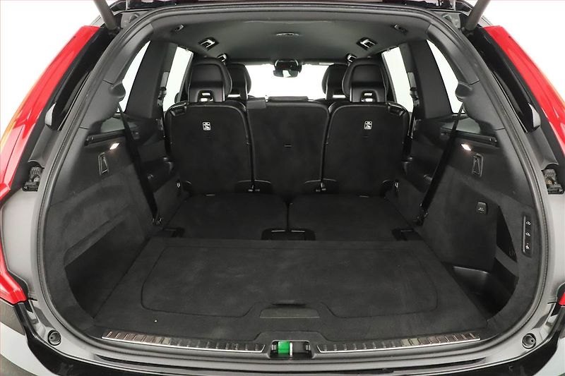 Volvo XC90 (2019) T6 AWD - fotka 20 z 22