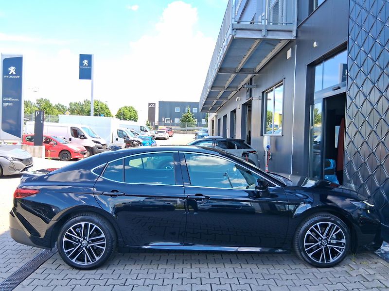 Toyota Camry EXECUTIVE 2.5 Hyb. 169 kW - fotka 9 z 40