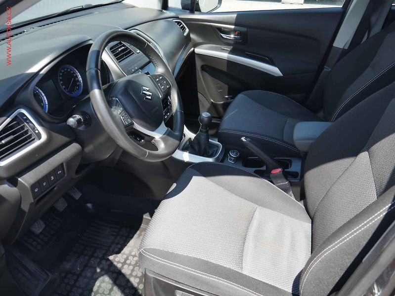 Suzuki S-Cross (2014) 1.6 VVT 4x4, Premium - fotka 9 z 15