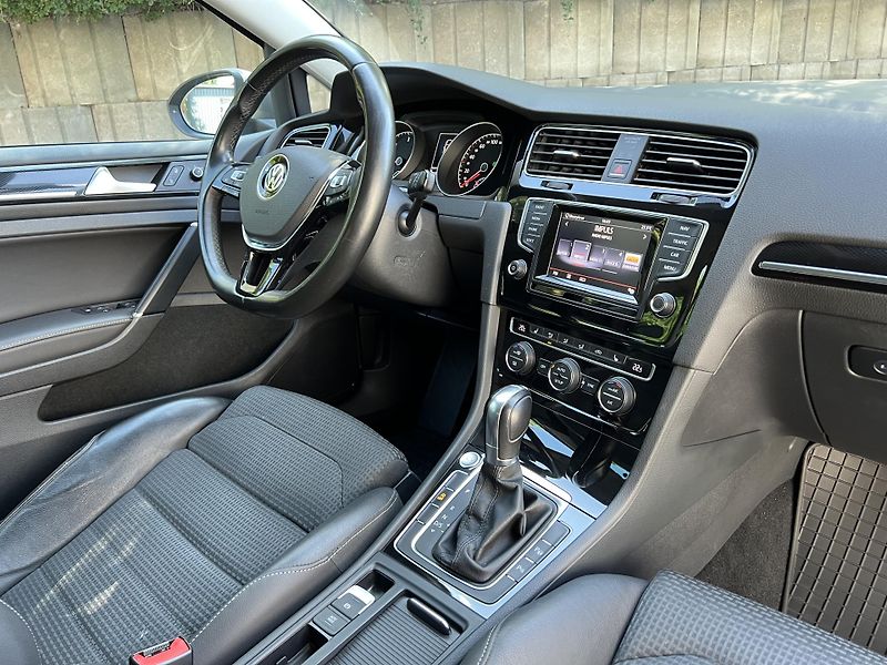 Volkswagen Golf 2.0 TDi 110 kW DSG ACC KESSY - fotka 7 z 21