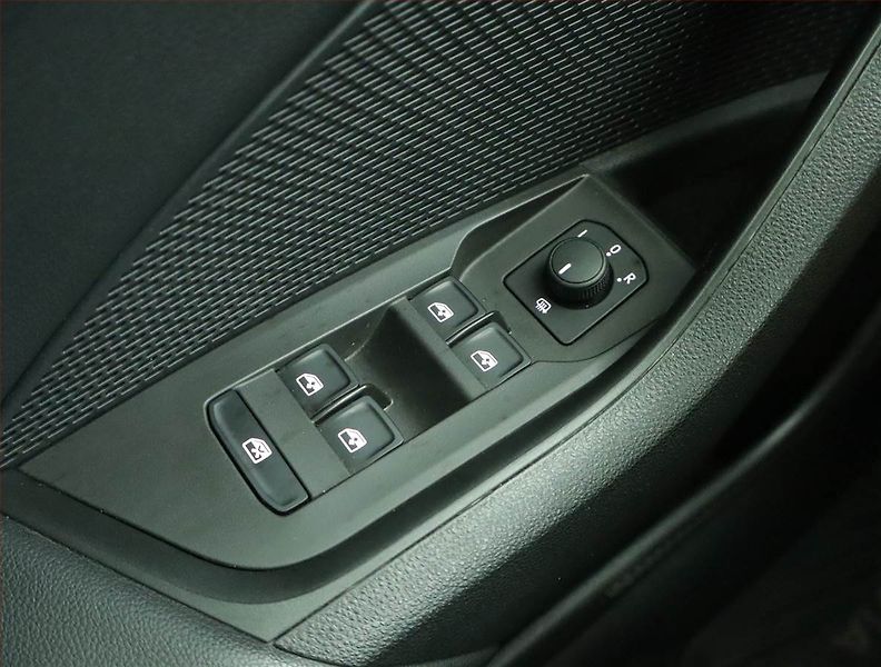 Škoda Octavia (2023) Ambition 2.0 TDI, ČR,1.maj - fotka 14 z 15