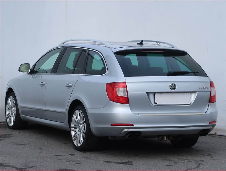 Škoda Superb (2012) Elegance 2.0 TSI, Automat - fotka 4 z 22