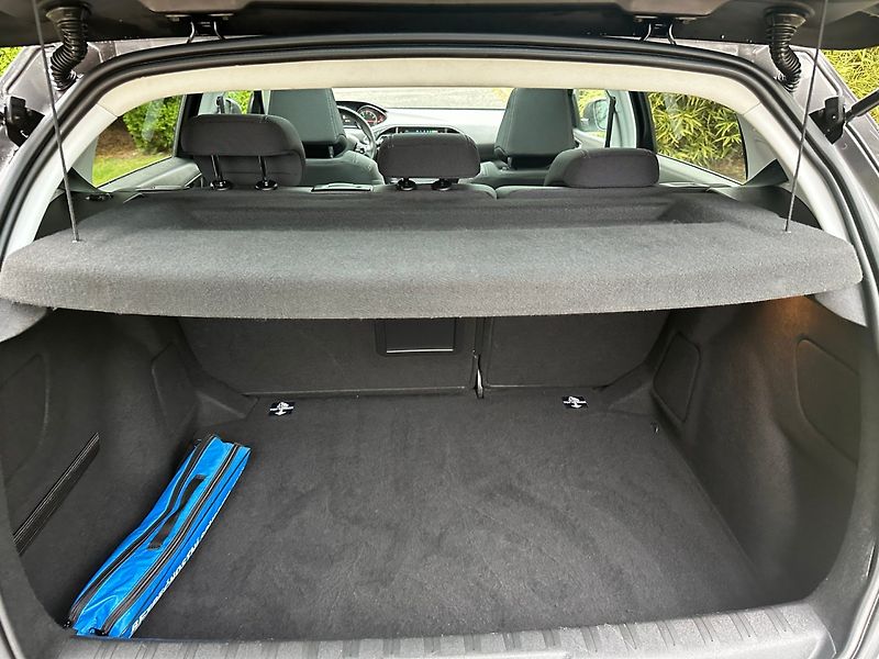Peugeot 308 (2017) 1.2T 96kw - fotka 14 z 28