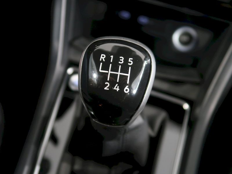 Volkswagen Touran (2022) HIGHLINE 1.5TSI 110KW EVO - fotka 32 z 41