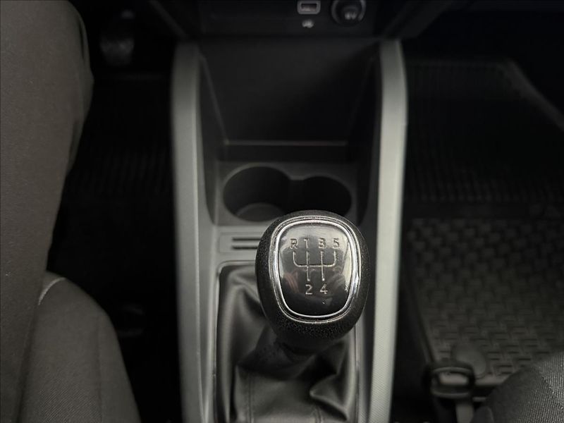 Škoda Fabia 1,0   TSI 70kW,SERVISKA - fotka 19 z 23