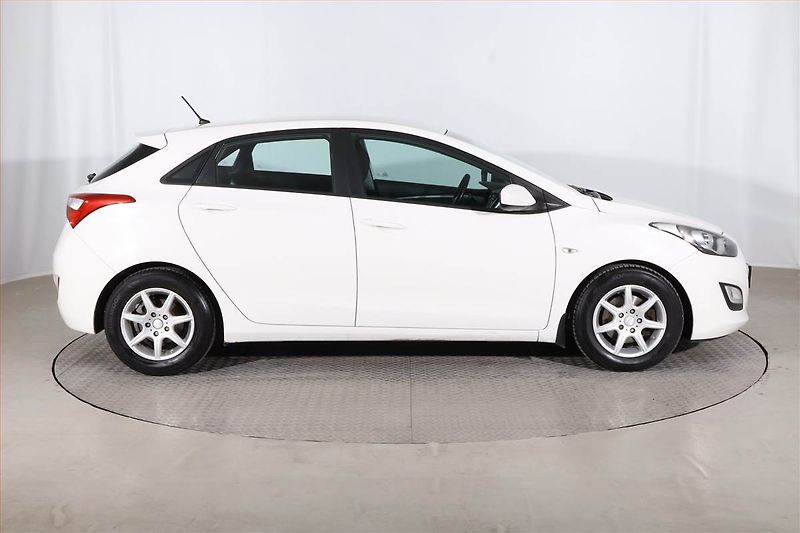 Hyundai i30 (2014) 1.6 CRDi, Serv.kniha, Tempomat - fotka 6 z 20