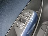 Opel Corsa 1,2 i 59kW - náhled 23