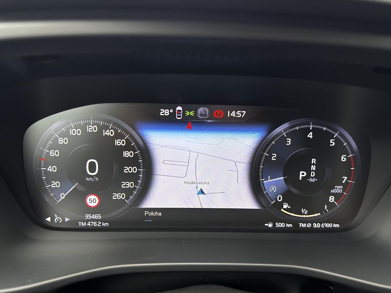 Volvo XC40 T2 FWD MOMENTUM // 1. maj. - fotka 27 z 41