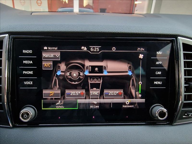 Škoda Karoq 2.0 TDI Style DSG,ČR,1.Maj - fotka 33 z 50