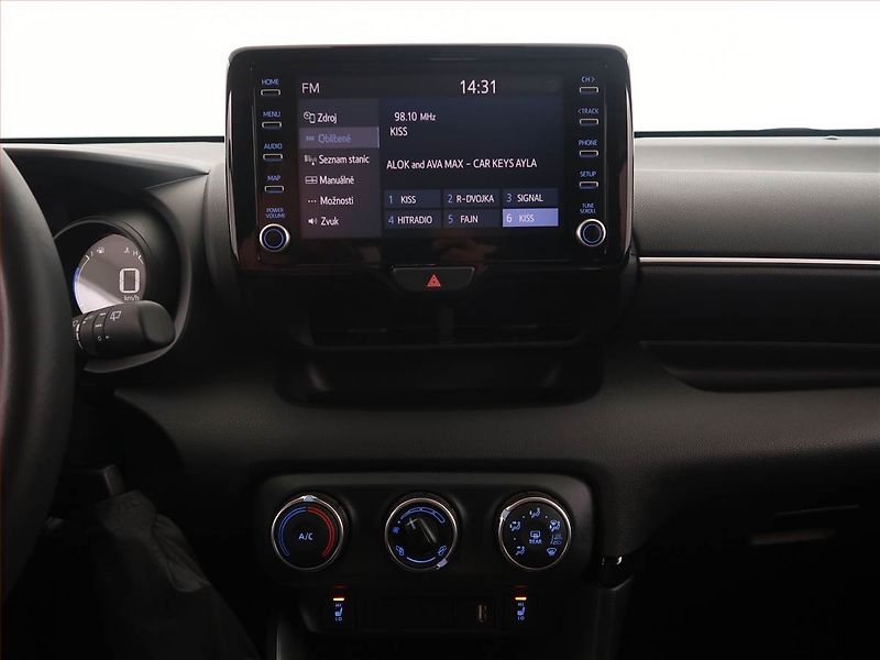 Toyota Yaris (2023) 1.5 VVT-i, Serv.kniha - fotka 12 z 17