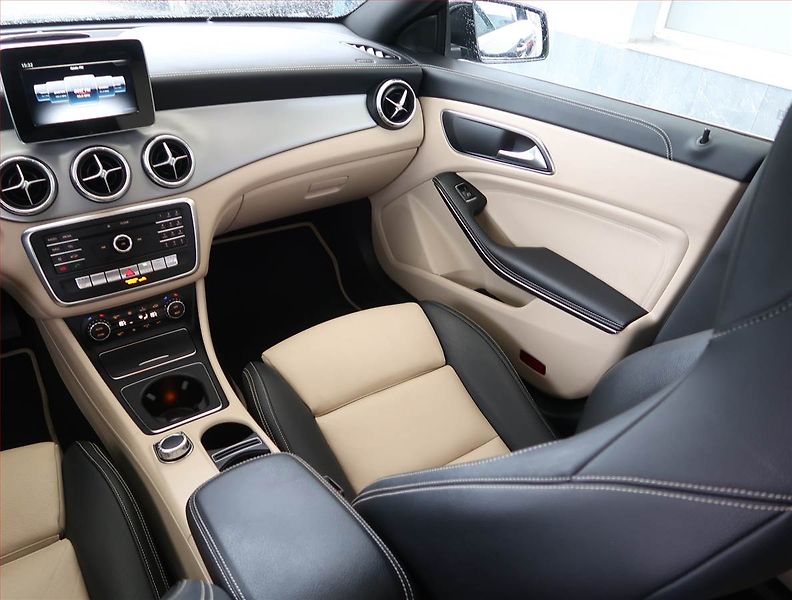 Mercedes-Benz CLA (2018) Urban 220 CDI, Automat - fotka 8 z 24