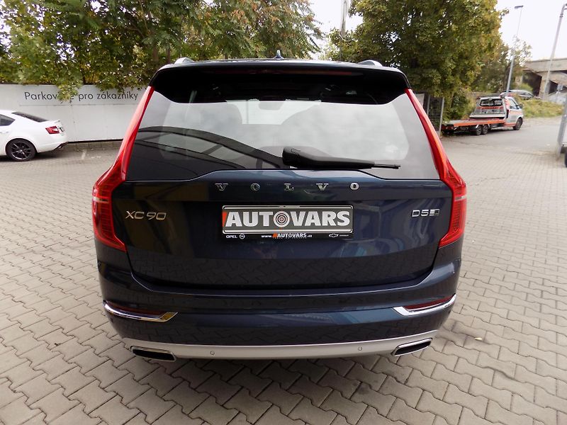 Volvo XC90 (2017) 2.0 D5  Inscription - fotka 6 z 16