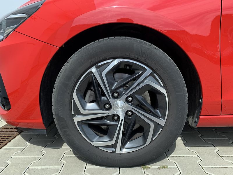 Hyundai i30 WG COMFORT 1.0 T-GDI 88kW DCT - fotka 24 z 25