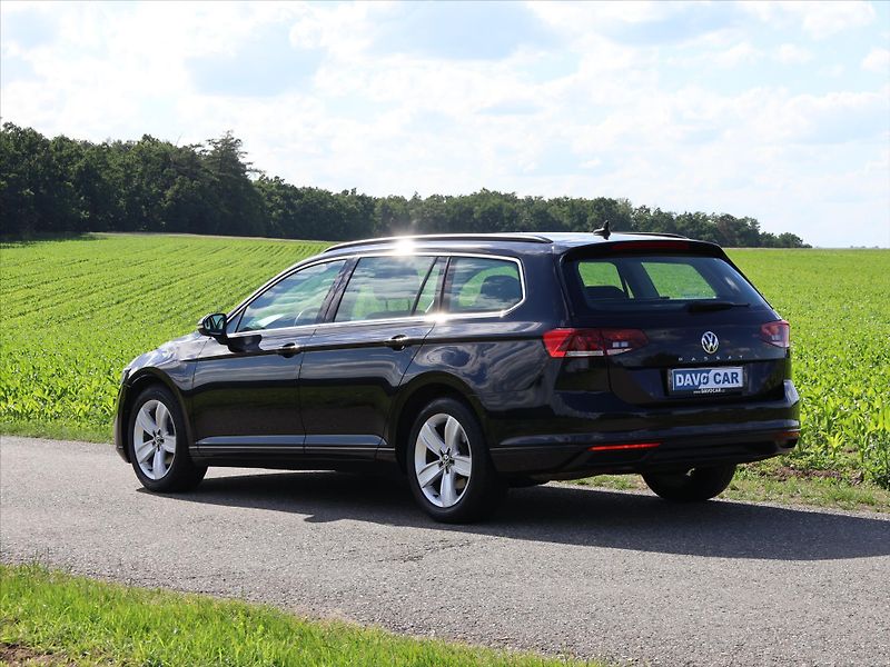 Volkswagen Passat 2,0 TDI 140kW DSG LED Aut.klim - fotka 5 z 34