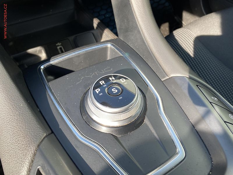 Ford Mondeo (2019) 2.0 TDCI, AT, xenon, autoAC - fotka 16 z 20