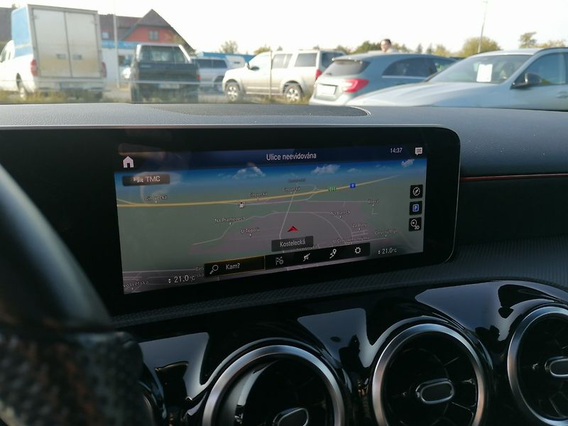 Mercedes-Benz Třídy A (2020) 2.0 200D AMG Line 110kW 9G - fotka 16 z 46