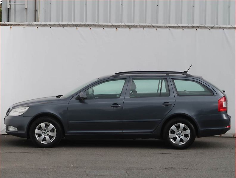 Škoda Octavia (2011) Elegance 1.6 TDI, Tempomat - fotka 3 z 18
