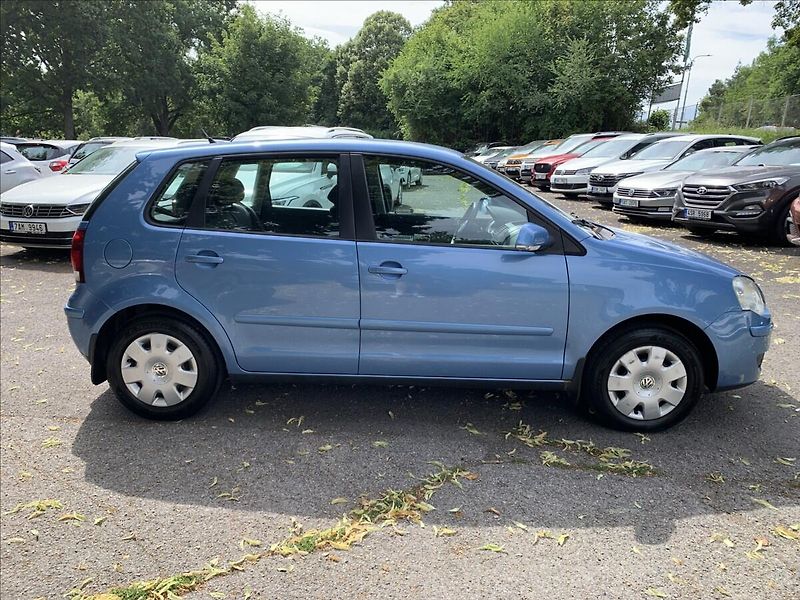 Volkswagen Polo 1,2 i KLIMATIZACE - fotka 4 z 18