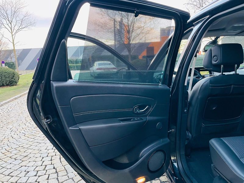 Renault Grand Scénic 1.6dCi MANUÁL KAMERA SERVISKA - fotka 28 z 44