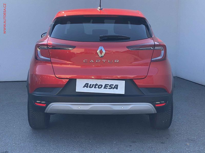 Renault Captur (2021) 1.0 TCe, LED, navi - fotka 5 z 17