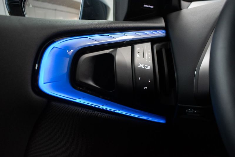 BMW X3 xDrive20d ///MSPORT*ZÁRUKA*1.M - fotka 16 z 51