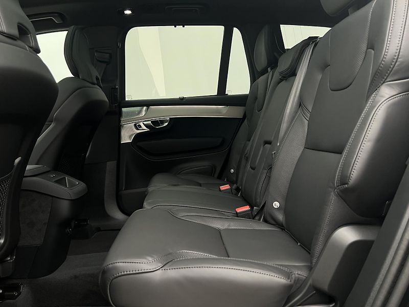 Volvo XC90 (2026) B5 AWD BLACK EDITION PLUS - fotka 4 z 49