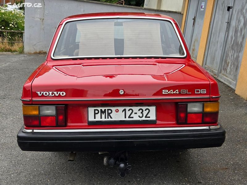 Volvo 240 (1979) 2.4 D6 Top Karoserie a lak - fotka 8 z 31