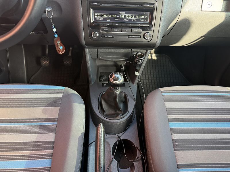 Volkswagen Caddy (2014) - fotka 12 z 12