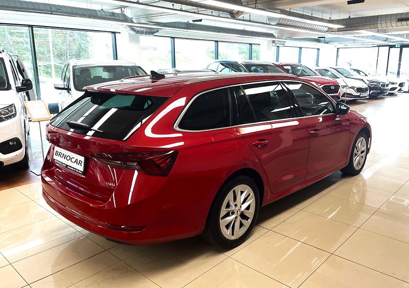 Škoda Octavia 2.0TDI DSG Style 4x4, ČR - fotka 6 z 33