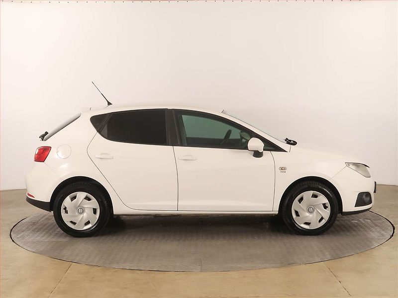Seat Ibiza (2011) 1.6 TDI, Serv.kniha, po STK - fotka 6 z 14
