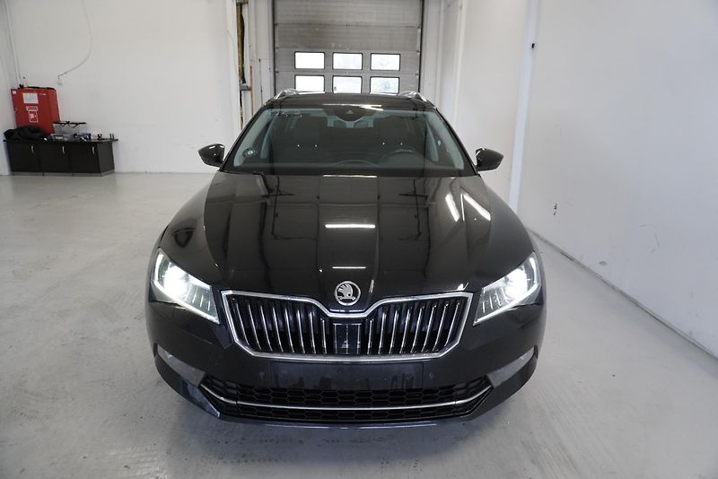 Škoda Superb 2,0 TDI 110kW - fotka 2 z 32