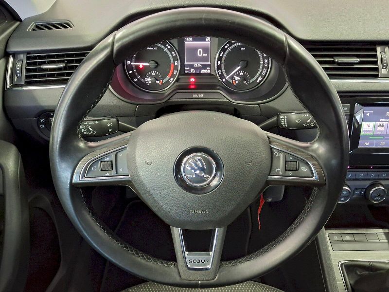 Škoda Octavia (2015) Combi Scout 4x4 2,0TDi 110kW - fotka 15 z 31