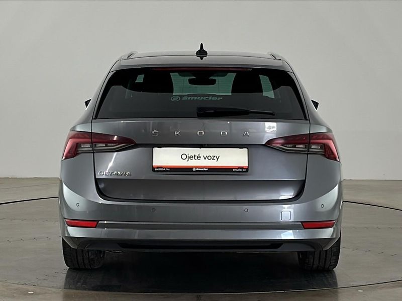Škoda Octavia Style DSG - fotka 17 z 28