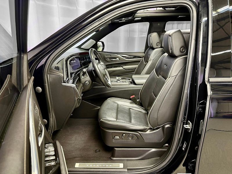 Cadillac Escalade 6.2 V8 AWD PLATINUM EDITION, N - fotka 10 z 35