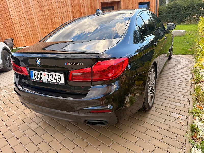 BMW Řada 5 (2017) BMW M550i xDrive/nový motor - fotka 6 z 19