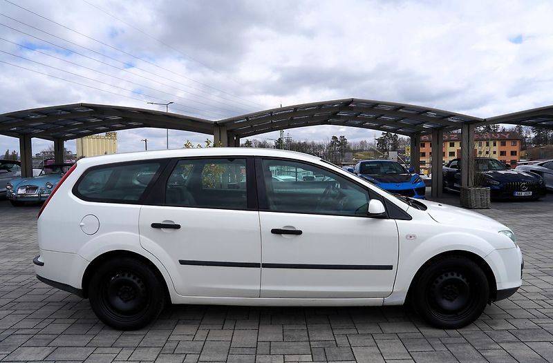 Ford Focus 1.8 TDCI/klima/stereo/nová STK - fotka 7 z 35