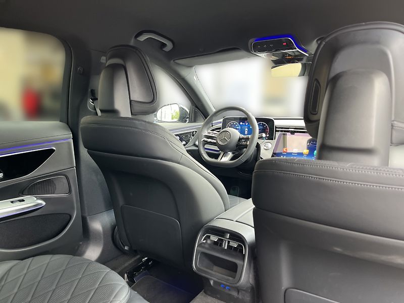 Mercedes-Benz Třídy E Třída E 220 d 4MATIC AMG Line - fotka 18 z 18