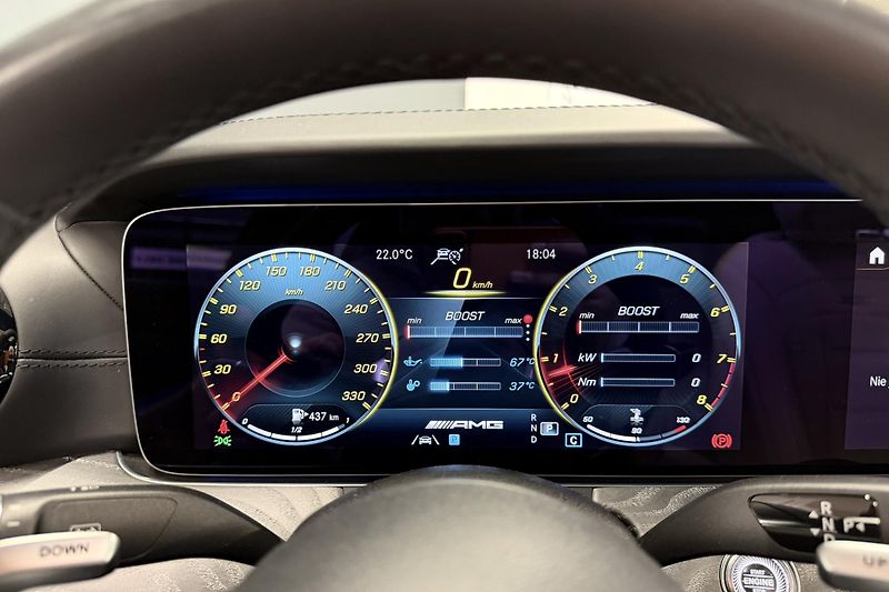 Mercedes-Benz Třídy E (2021) E 63s AMG 4Matic+ V8 Biturbo - fotka 55 z 124