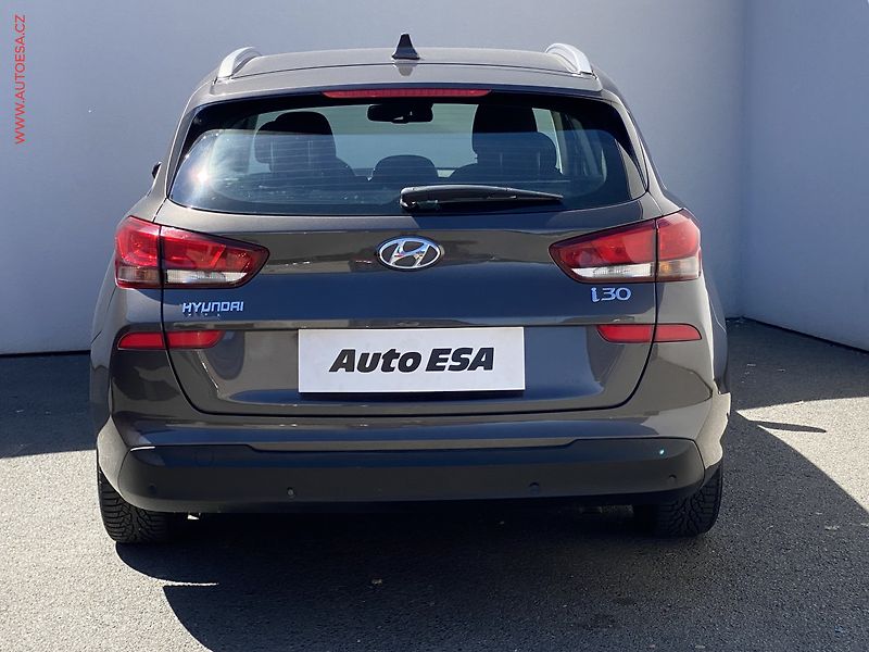 Hyundai i30 (2019) 1.4 GDi, ČR, AC, LED, navi - fotka 5 z 20