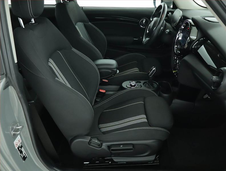 Mini Ostatní (2022) Cooper SE 32 kWh, SoH 97% - fotka 9 z 18