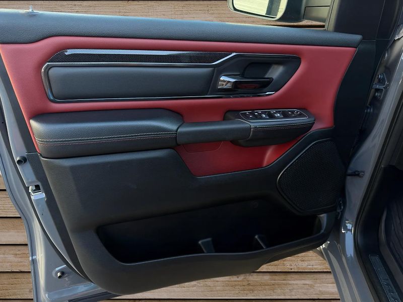 Dodge RAM (2021) +TRX+CUSTOM+BORLA+GREY+JMB+ - fotka 16 z 24