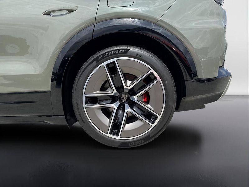 Porsche Cayenne Turbo Electric - fotka 10 z 29