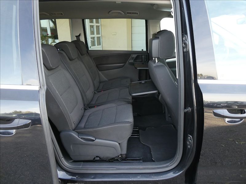 Volkswagen Sharan 2,0 TDi 110kW 7.míst, serviska - fotka 25 z 44