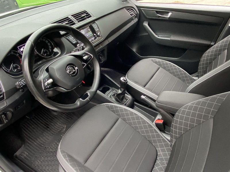 Škoda Fabia (2022) Combi 1.0 TSI Ambition Plus - fotka 8 z 30