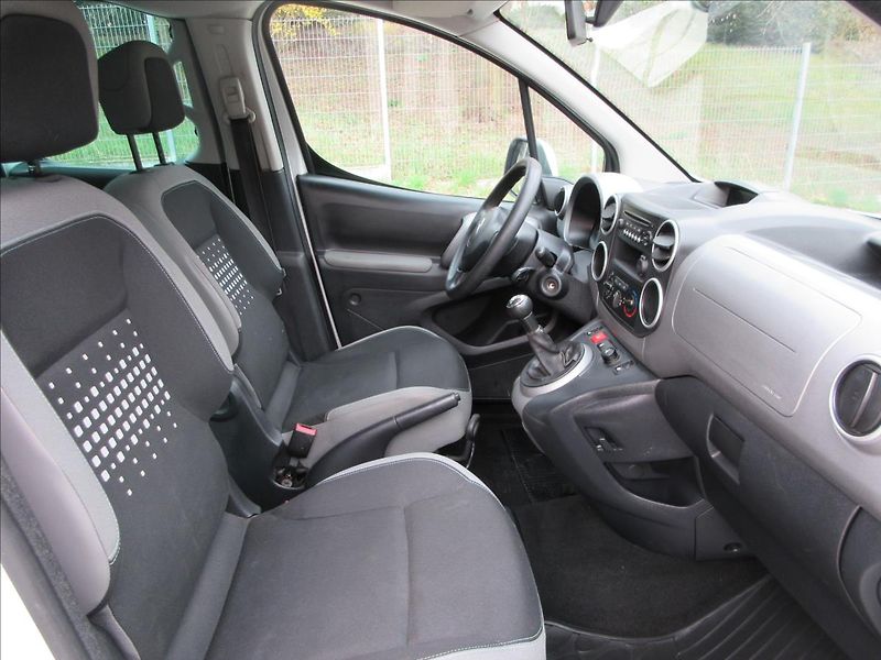 Citroën Berlingo 1,6 HDi 73Kw, 5míst, Klima, Te - fotka 13 z 31