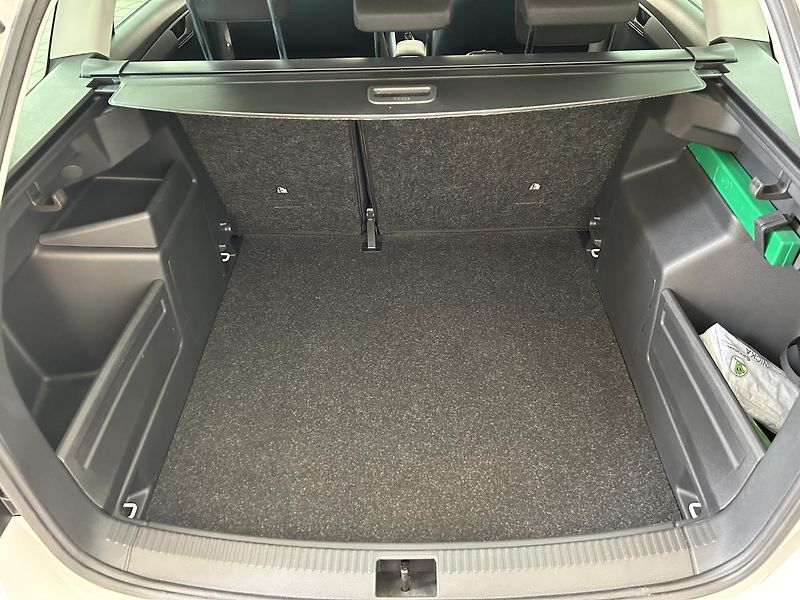 Škoda Fabia 1.0 TSI Active Plus - fotka 20 z 26