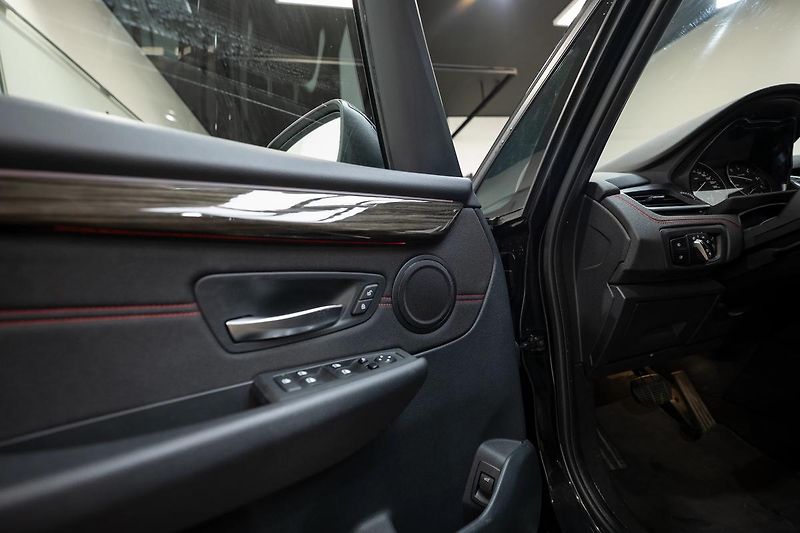 BMW Ostatní 216d Active Tourer - fotka 20 z 32